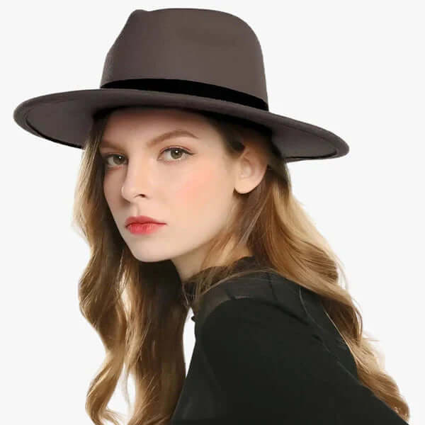 Alexis – Adjustable hat for weather protection and a stylish look